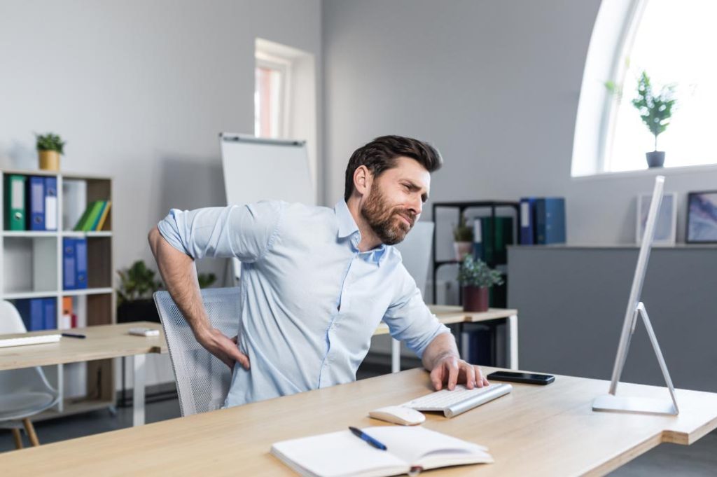 hombre con dolor de espalda