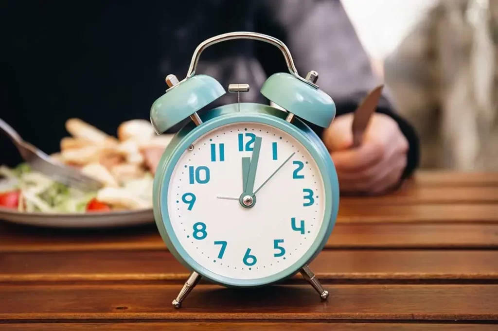 reloj con alimentos